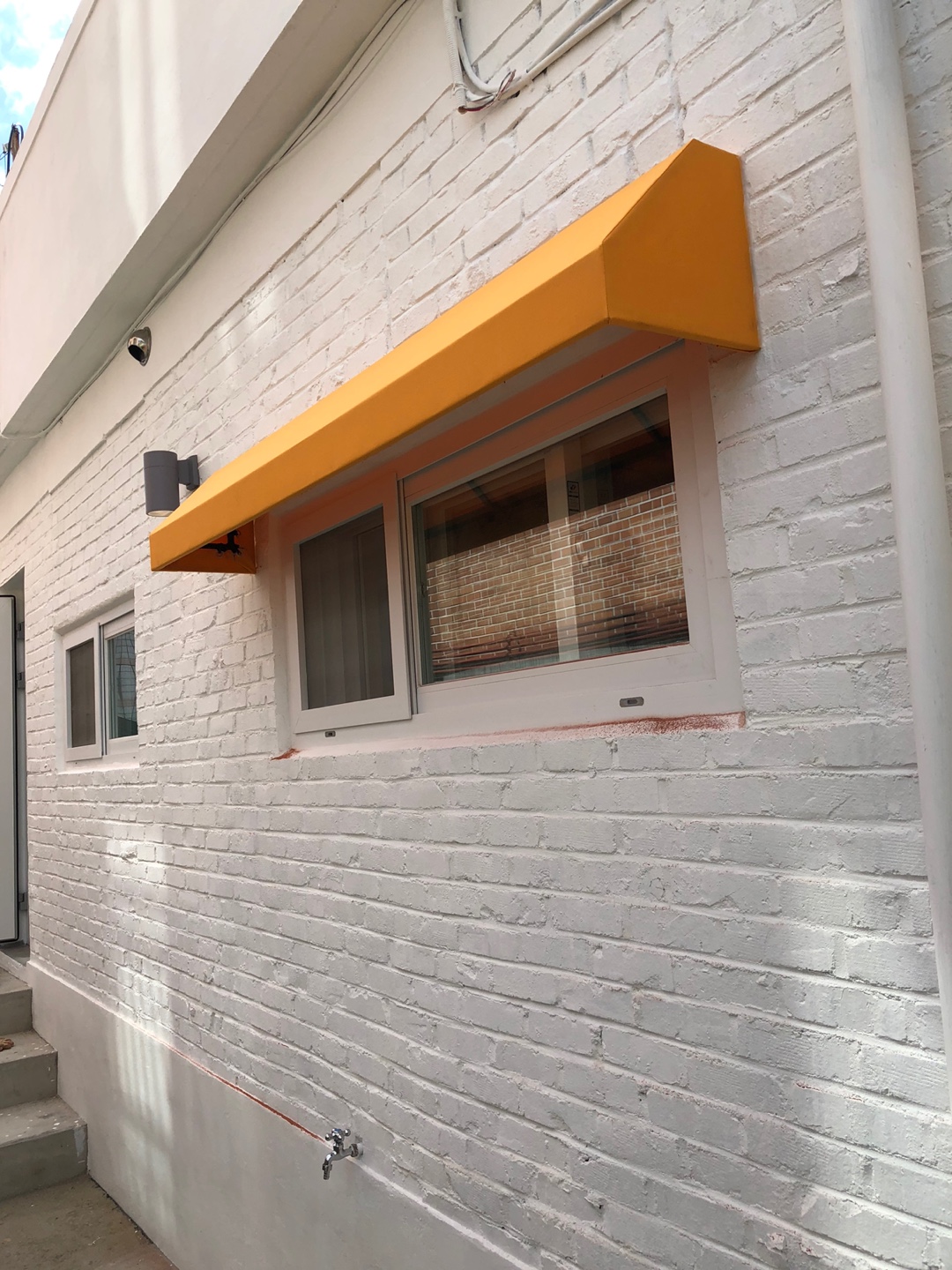 2038599400_BZGaqHK9_168f23889d63a4aa094a17bfd7f2d2d1e2da9bff.jpg 이미지크게보기