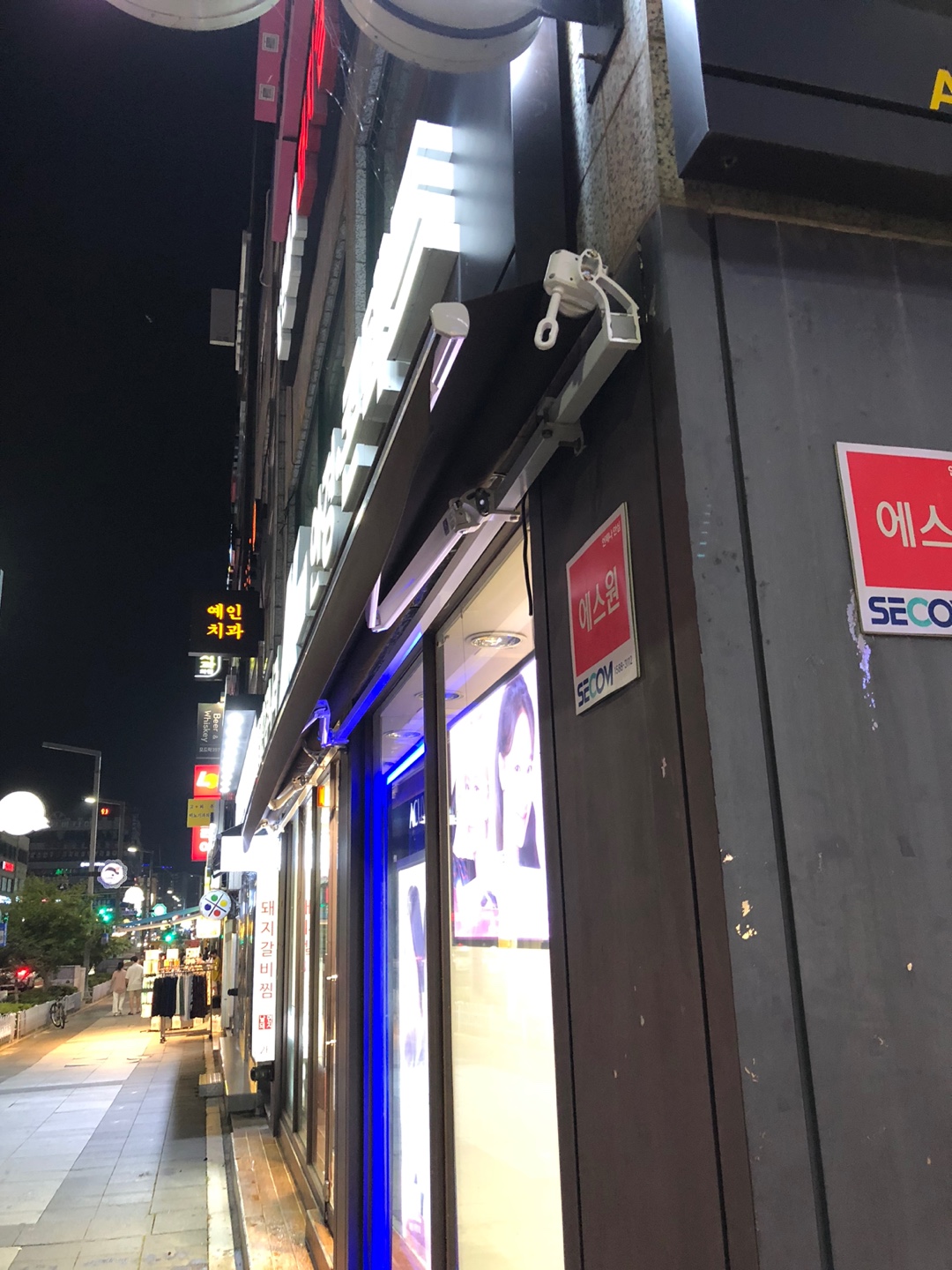 2038599400_YvCHV7df_6894cdeca9c9b04372658e387ca7dcb3451a8934.jpg 이미지크게보기